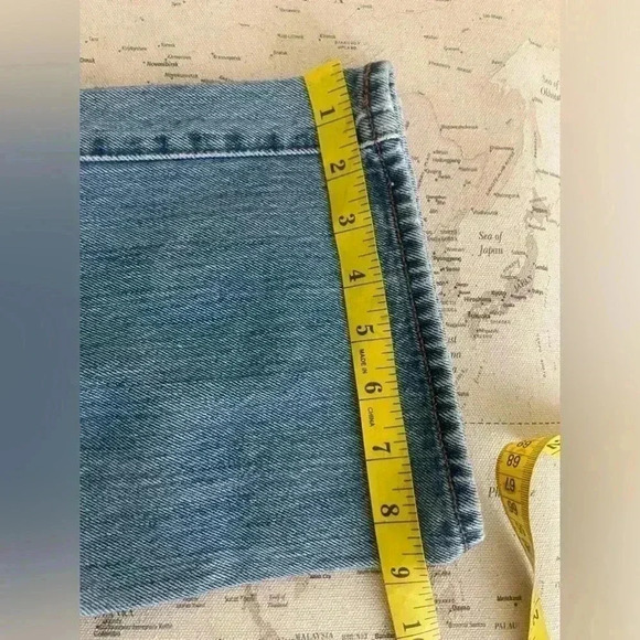 Levi’s Classic Buttonfly 501 Light Wash 36 X 28 Shipped USPS Y2K Dad Jeans - Picture 11 of 16